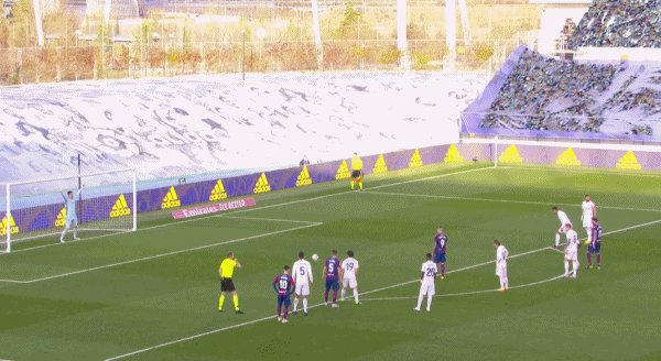 1612025343549039385.gif